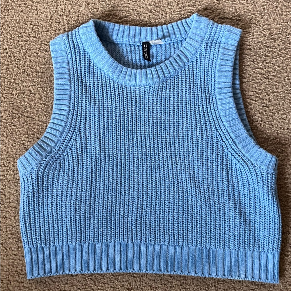 Cropped sweater vest